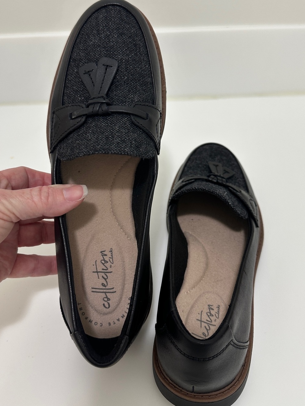 Clark’s Black Tweed & Leather Tassel Loafers - Women's 6 1/2- New - Picture 8 of 13